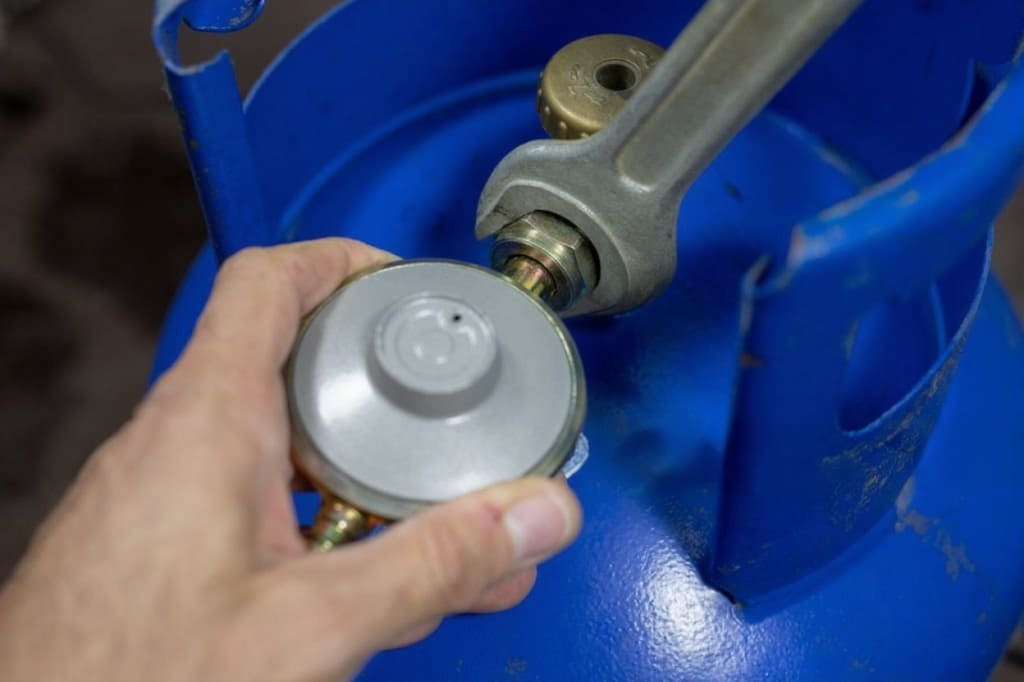 Подключение шланга к редуктору